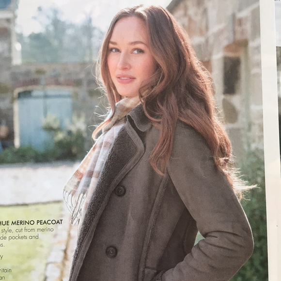 CELTIC & CO. Silver beige scarf. - Picture 4 of 7